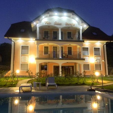 Vila Silva Marija Apartments Pisece Ngoại thất bức ảnh